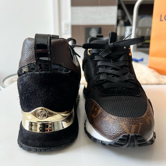 Pre- Loved Louis Vutton Runaway in size 36 - Picture 4 of 6